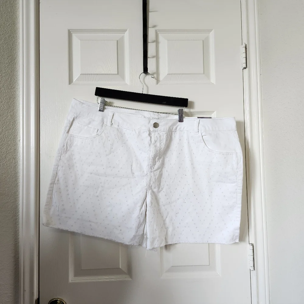 Lane Bryant Bright White Embroidered Eyelet Denim Shorts 28 New